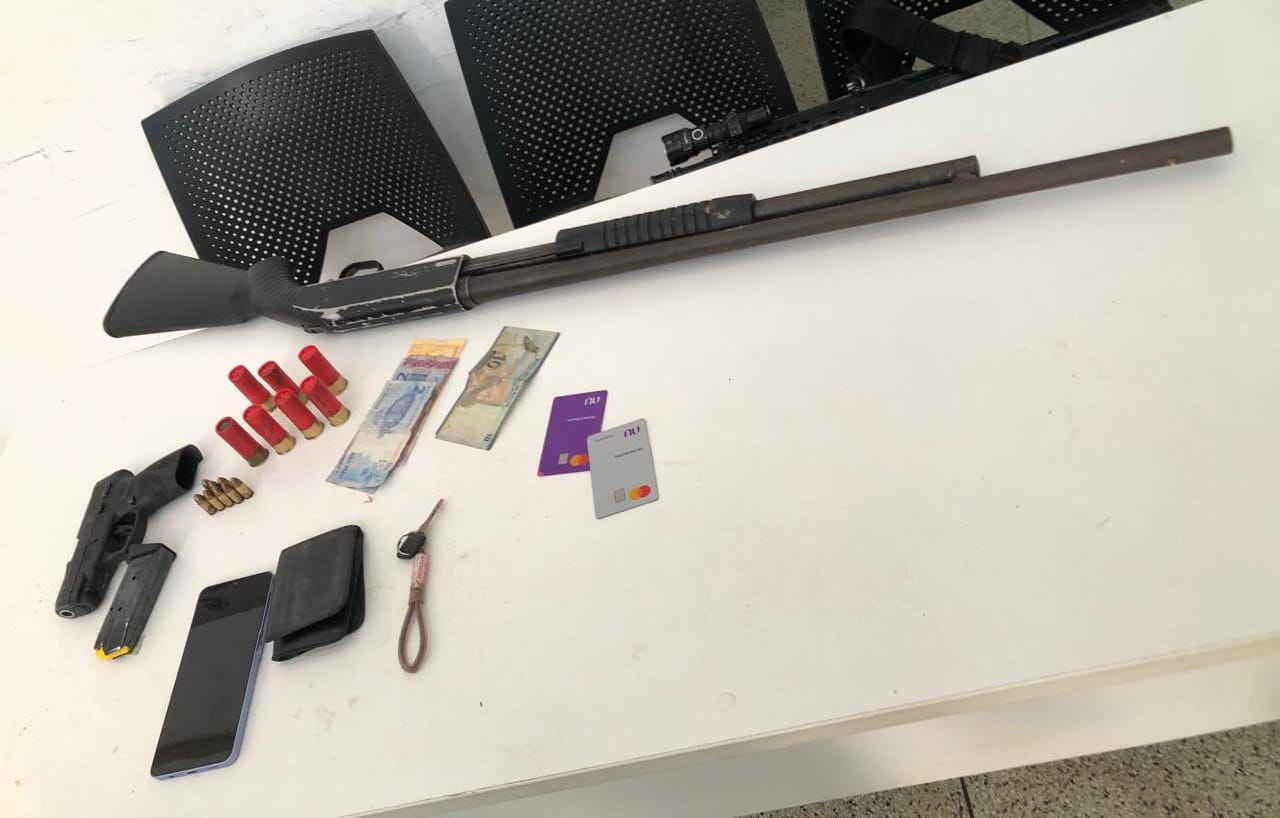 Dupla é presa após confronto com a PM e recuperação de motocicleta roubada em Campo Novo de Rondônia