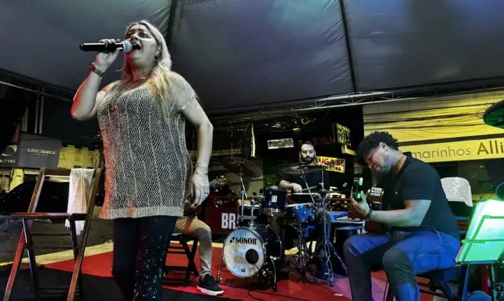 Sarau Brasilidades destaca a MPB e envolve o público no Mercado Cultural